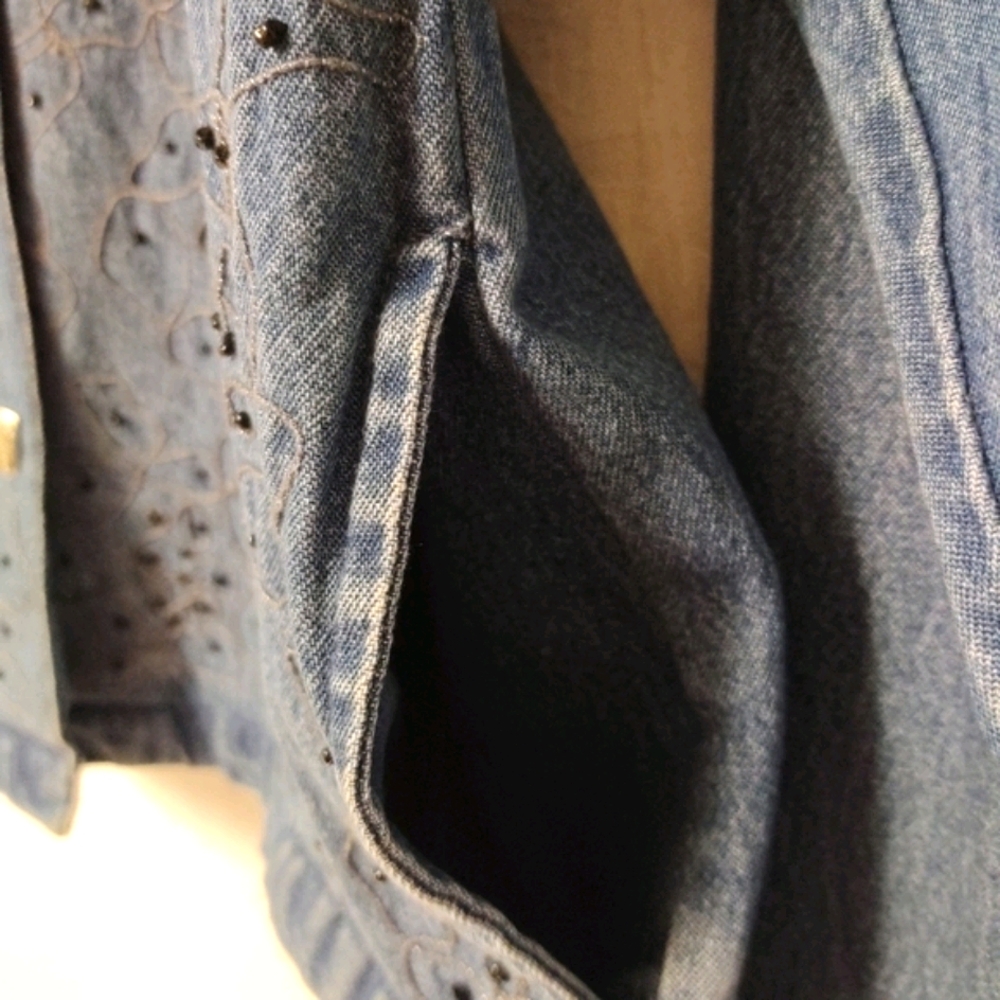 VINTAGE TANTRUMS Denim jacket.  Size M - Picture 5 of 6